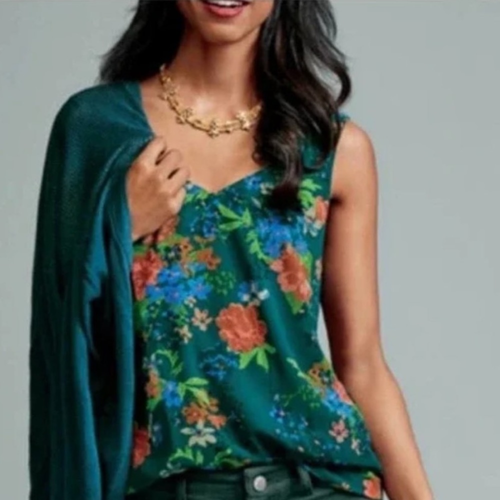 Like new CABI 3449 Floral Print Still Life Sleeveless Tank Top Size Medium